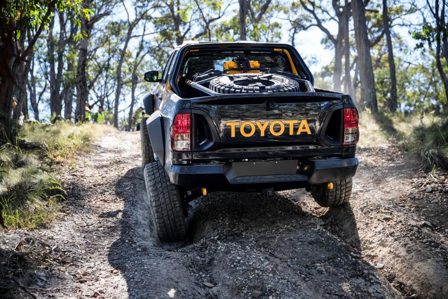  Toyota Hilux Tonka Concept 2017 года  (фото 30 из 40)